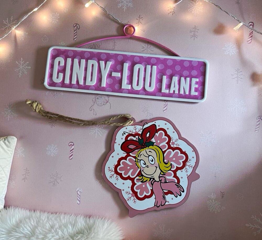 The Grinch Cindy-Lou Lane Hanging MINI AChristmas Sign Plaque, Small Metal Pink